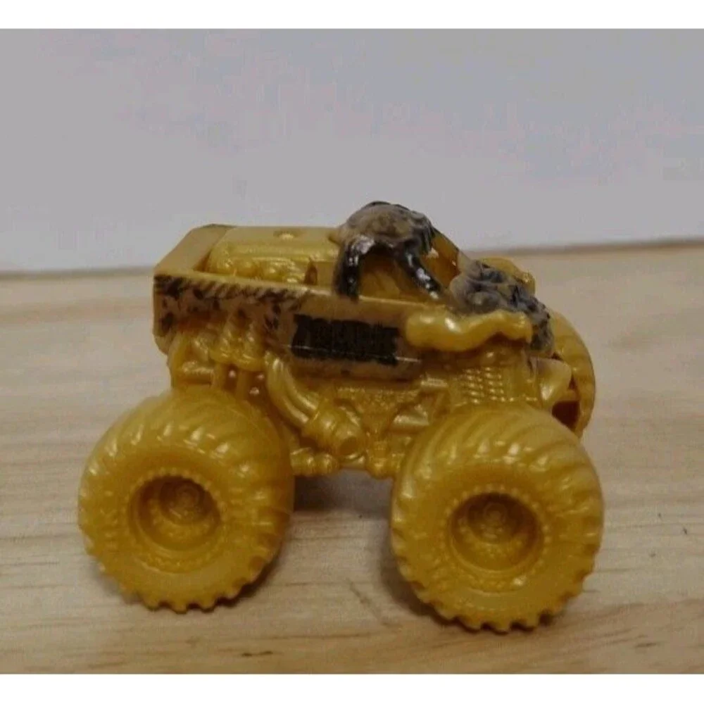 Monster Jam Mini Zombie Gold Chase Truck HTF Very Rare 1/87 Series 5 198